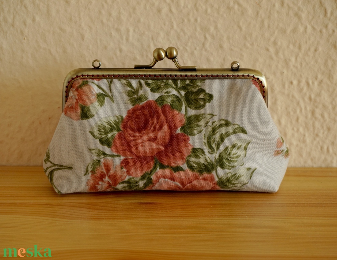 Virágos neszi  - táska & tok - pénztárca & más tok - pénztárca - Meska.hu