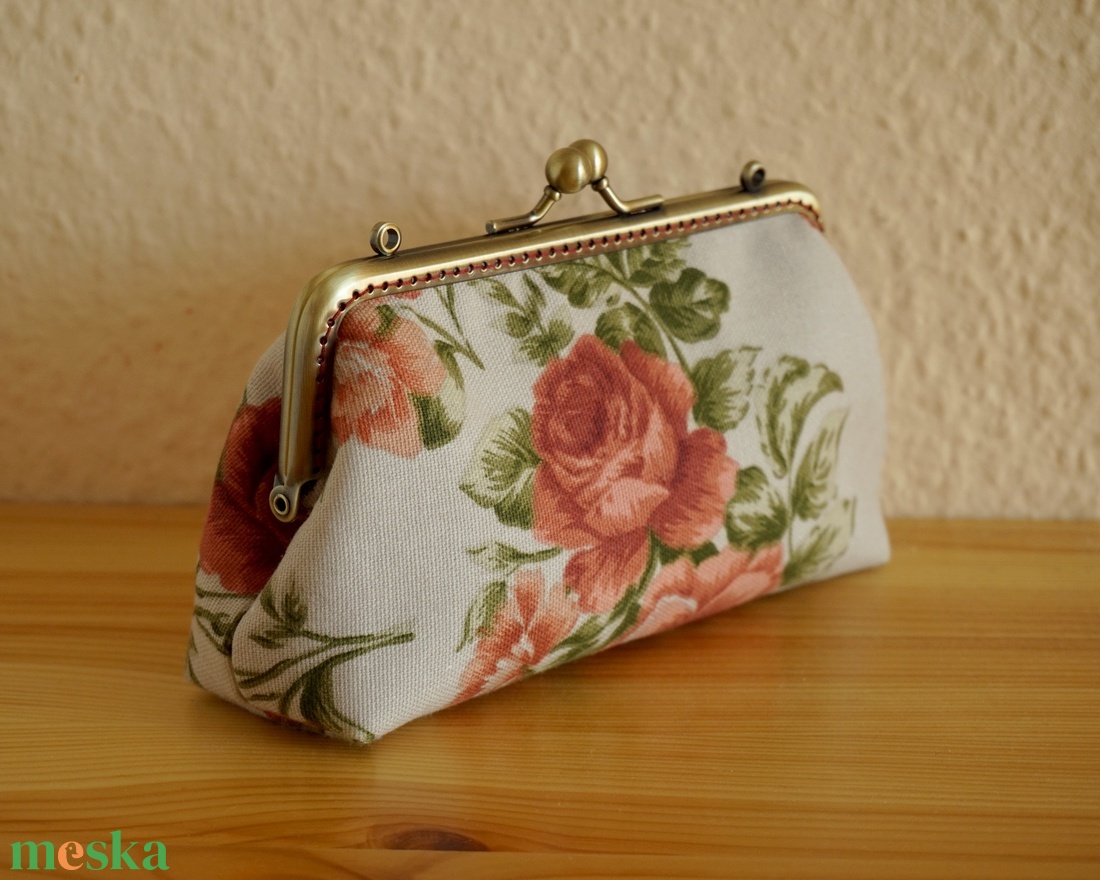 Virágos neszi  - táska & tok - pénztárca & más tok - pénztárca - Meska.hu