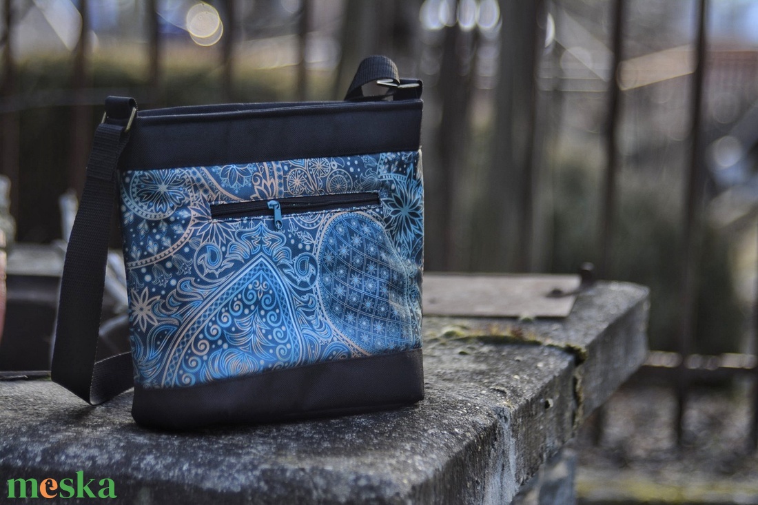 Mintás válltáska - táska & tok - kézitáska & válltáska - vállon átvethető táska - Meska.hu