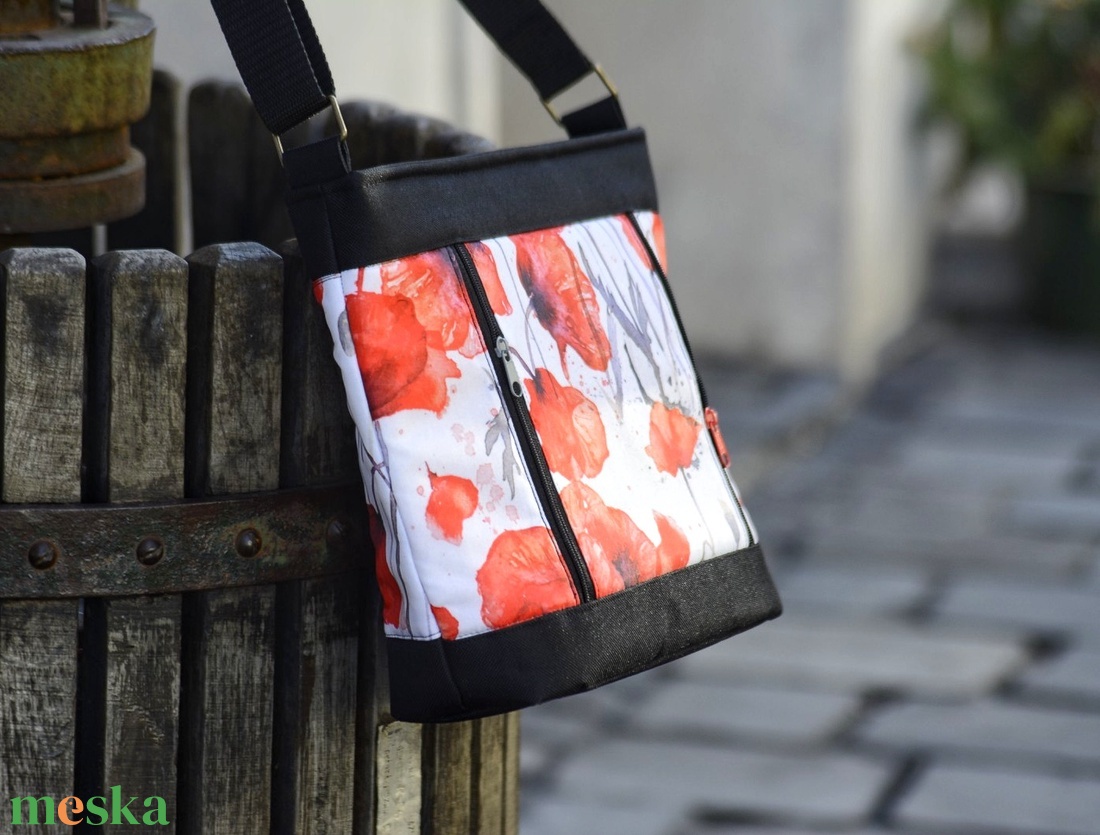 Pipacsos válltáska - táska & tok - kézitáska & válltáska - vállon átvethető táska - Meska.hu