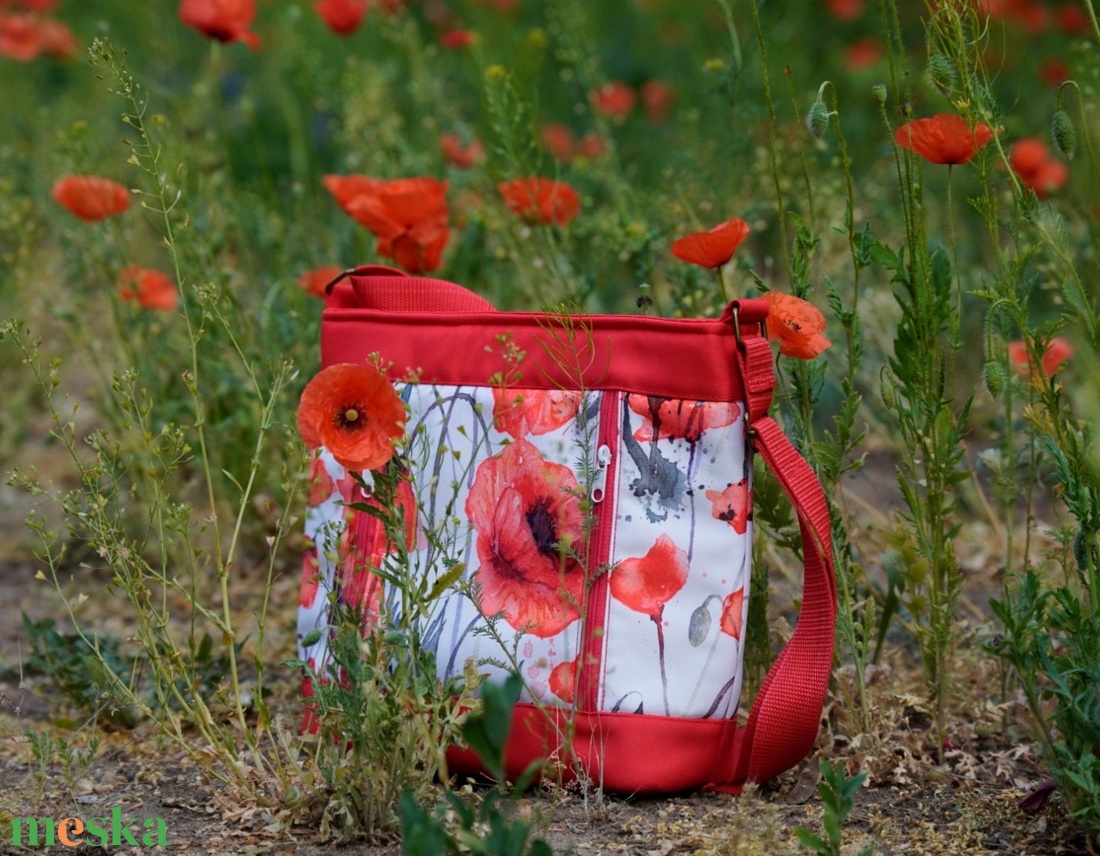 Pipacsos válltáska - táska & tok - kézitáska & válltáska - vállon átvethető táska - Meska.hu