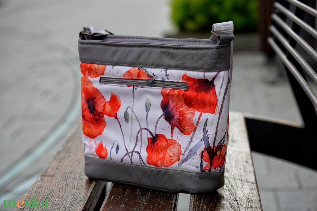 Pipacsos válltáska - táska & tok - kézitáska & válltáska - vállon átvethető táska - Meska.hu