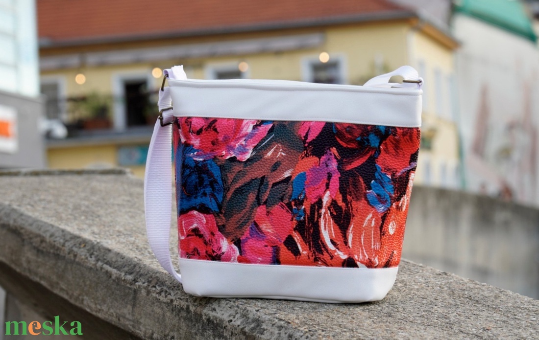  Válltáska - táska & tok - kézitáska & válltáska - vállon átvethető táska - Meska.hu