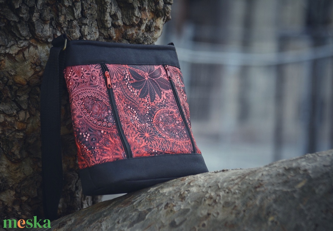 Piros mintás válltáska - táska & tok - kézitáska & válltáska - vállon átvethető táska - Meska.hu