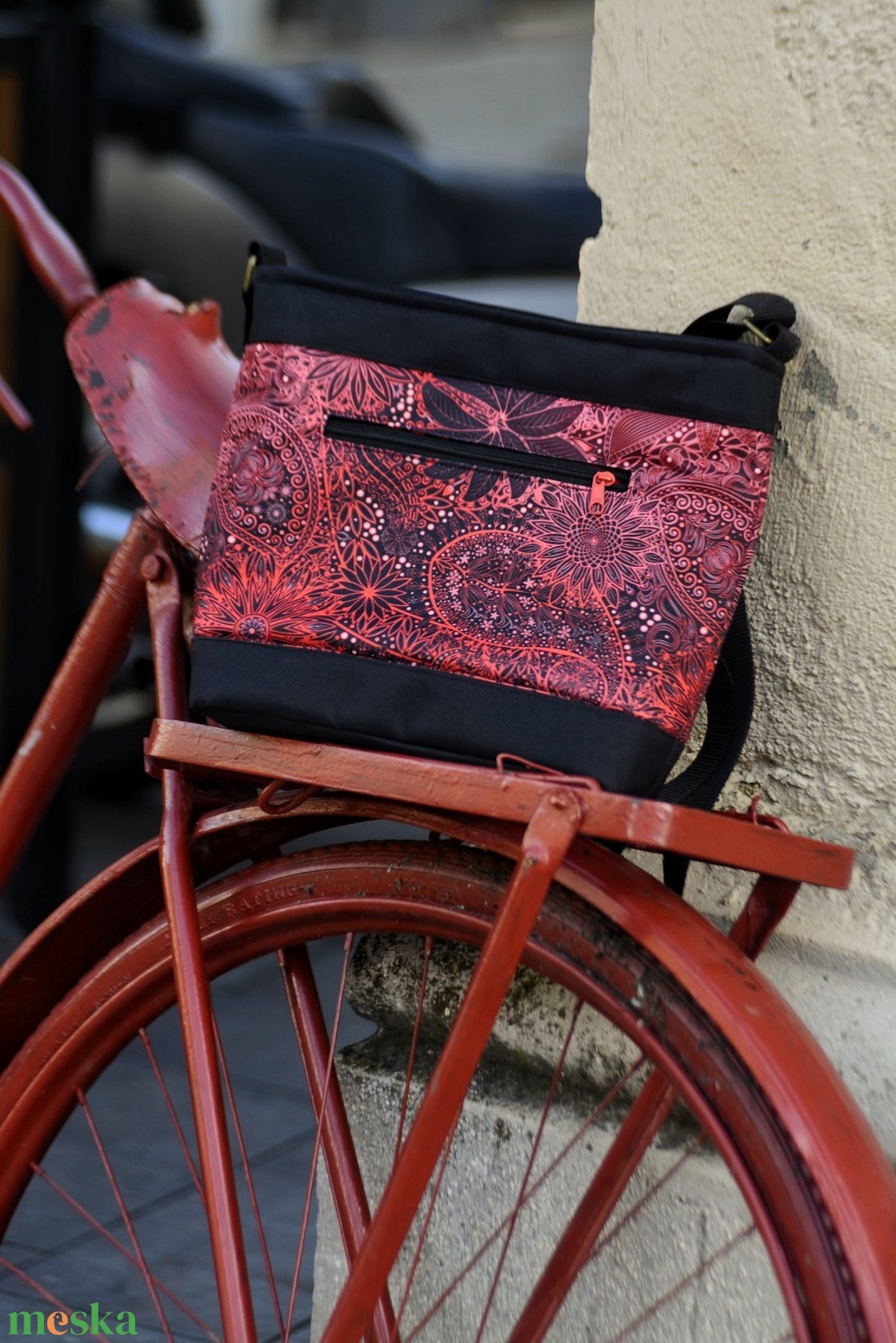 Piros mintás válltáska - táska & tok - kézitáska & válltáska - vállon átvethető táska - Meska.hu