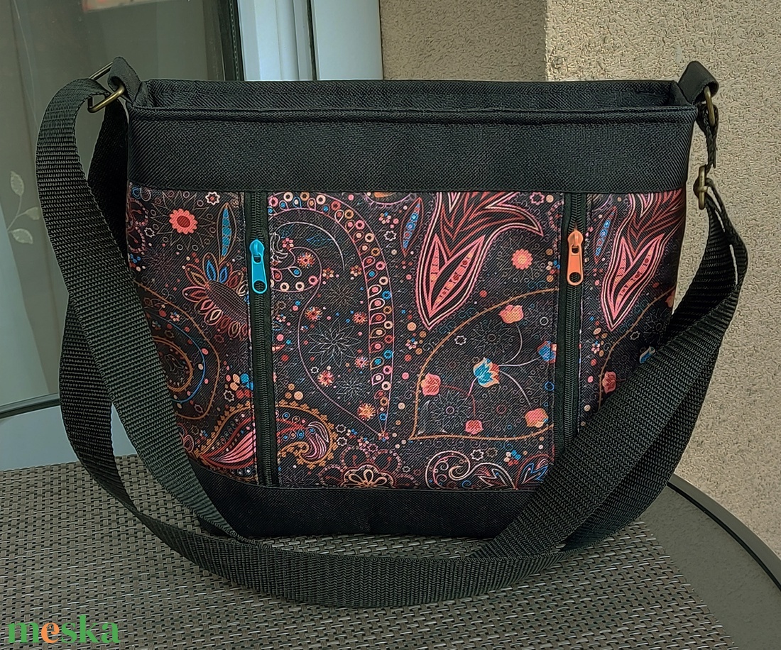  Mintás válltáska - táska & tok - kézitáska & válltáska - vállon átvethető táska - Meska.hu