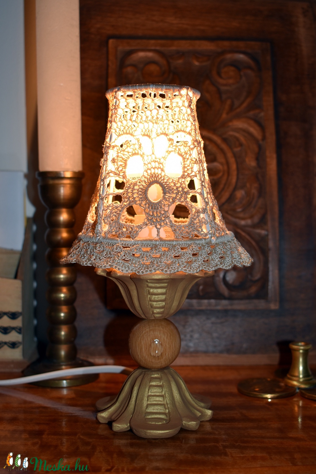 Csipkefény újrahasznosított lámpa horgolt búrával - otthon & lakás - lámpa - asztali lámpa - Meska.hu