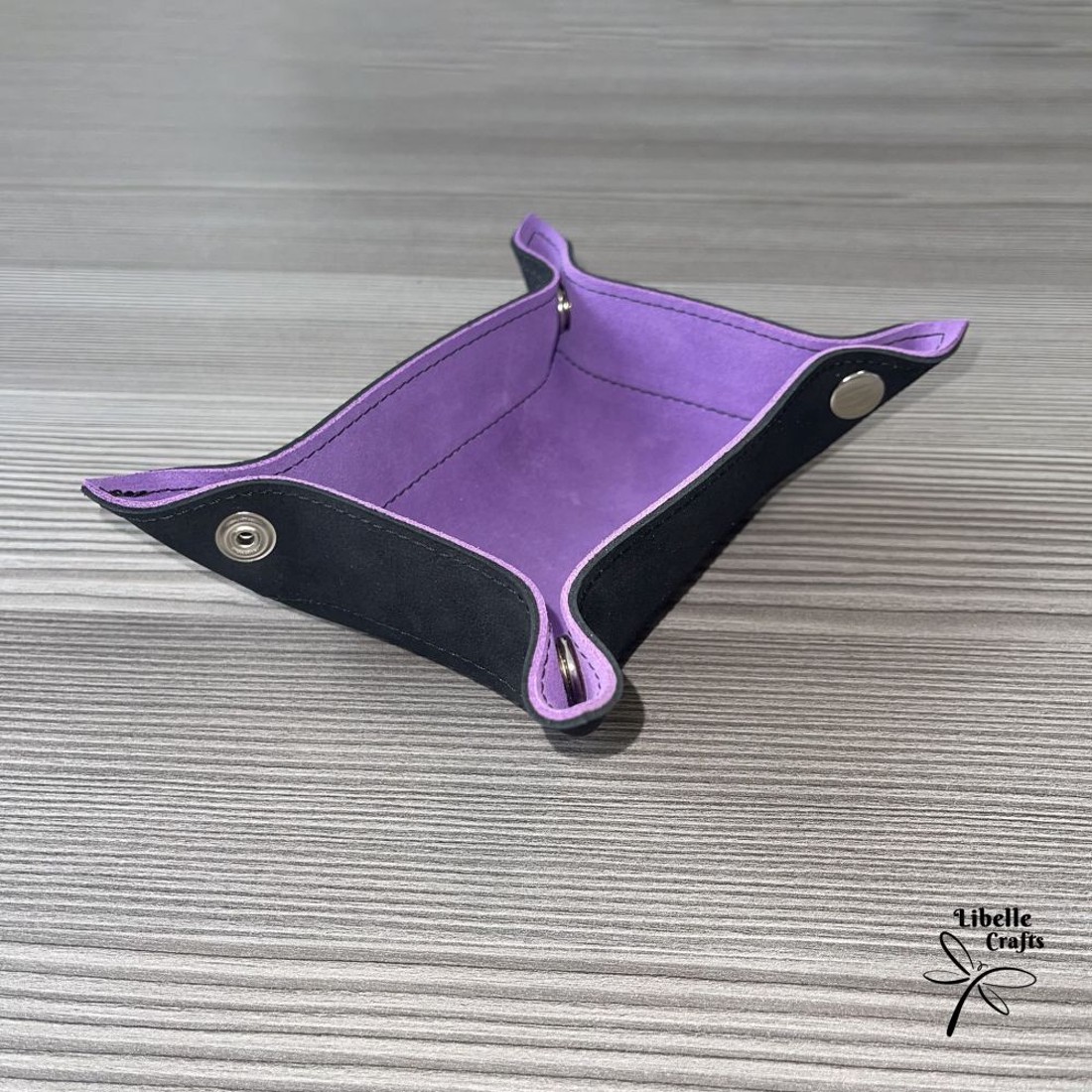 Színes bőr tálca - lila és fekete -  - Meska.hu