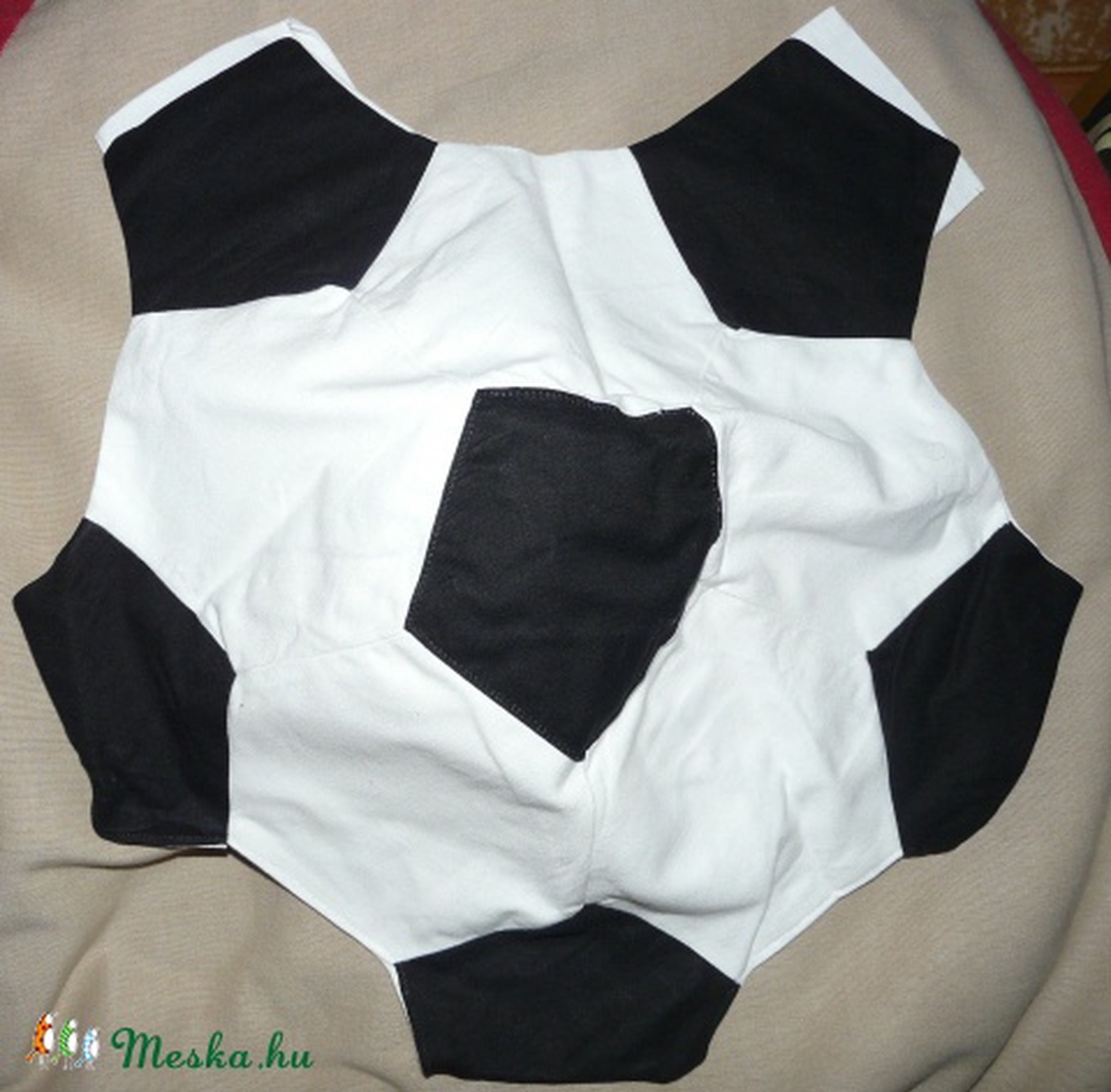 Focilabda farsangi jelmez -  - Meska.hu