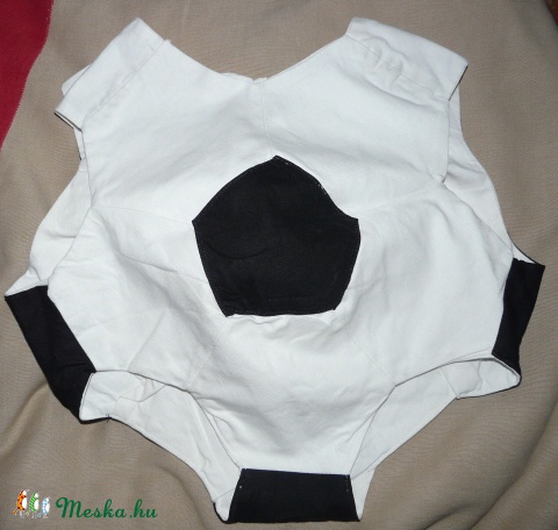 Focilabda farsangi jelmez -  - Meska.hu