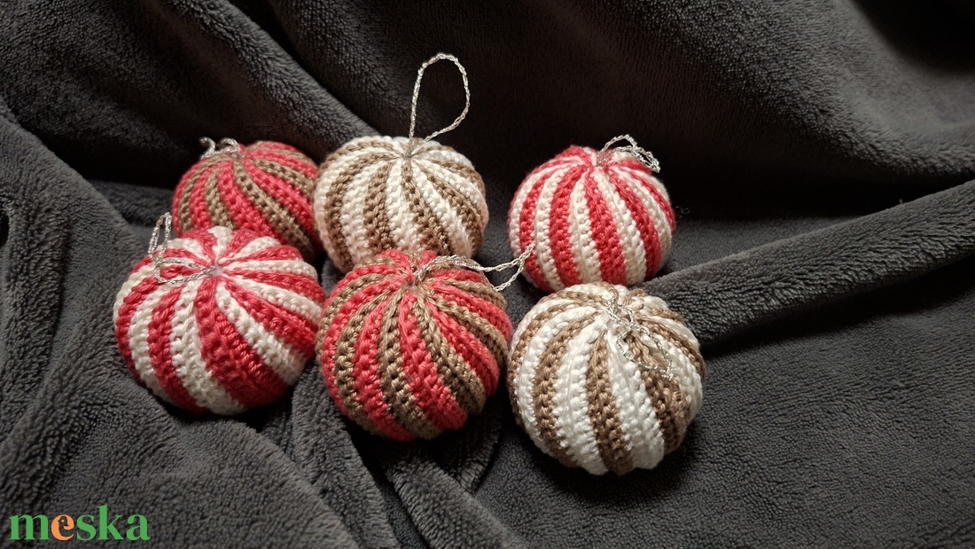Kézzel horgolt karácsonyi gömb - karácsony - karácsonyi lakásdekoráció - karácsonyfadíszek - Meska.hu