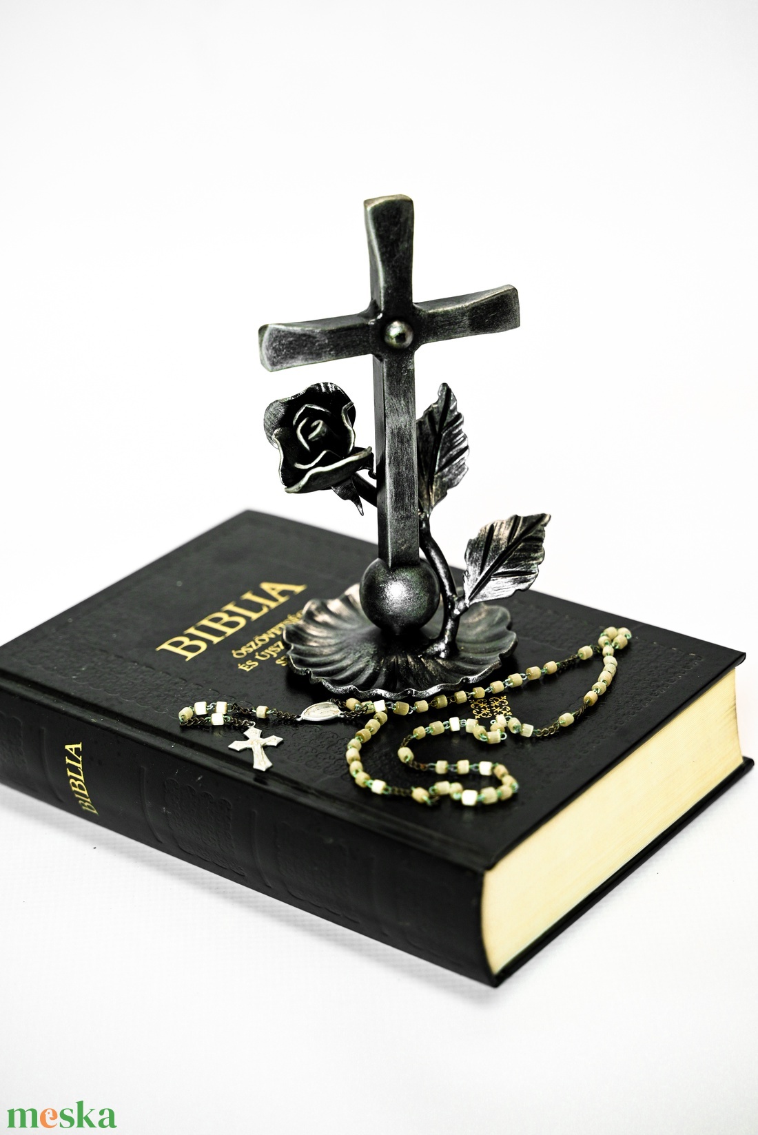 Rózsás feszület - ezüst - otthon & életmód - vallás - temetkezési tárgy - sírdísz, kegyeleti dísz - Meska.hu