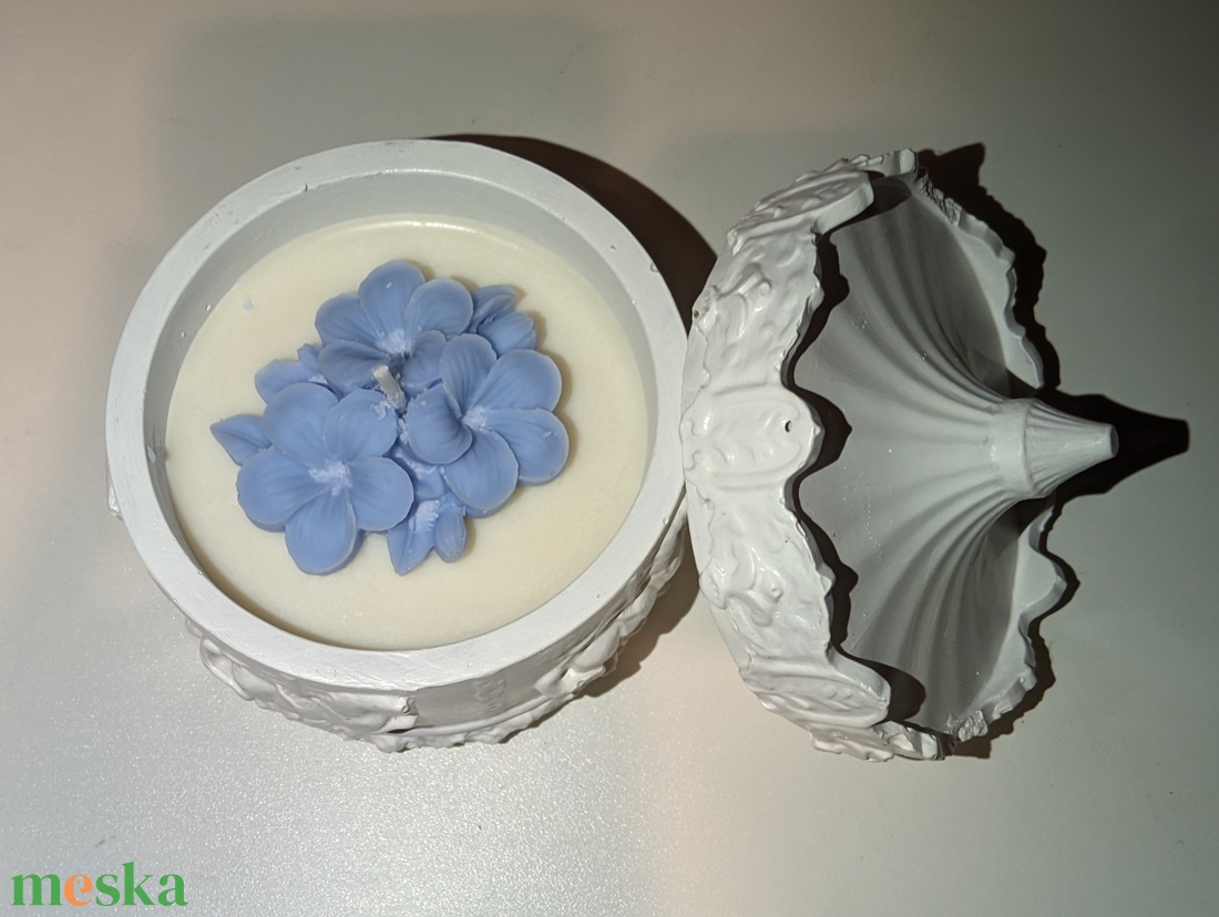 Gipszből készült körhinta illatosított szójaviasszal - karácsony - karácsonyi lakásdekoráció - karácsonyi illatgyertya, mécses - Meska.hu