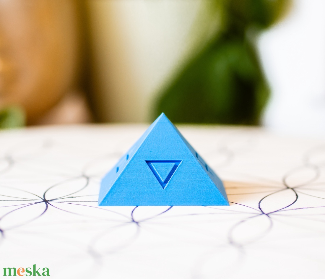 Harmonizáló piramis mini VÍZ - 4 őselem piramis mini VÍZ - otthon & életmód - dekoráció - spiritualitás - orgonit piramis - Meska.hu