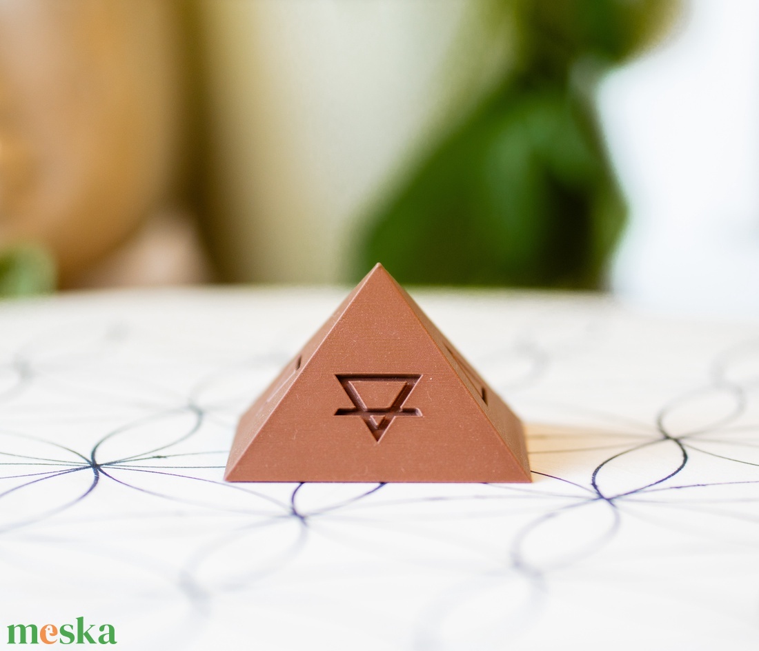 Harmonizáló piramis mini FÖLD - 4 őselem piramis mini FÖLD - otthon & életmód - dekoráció - spiritualitás - orgonit piramis - Meska.hu