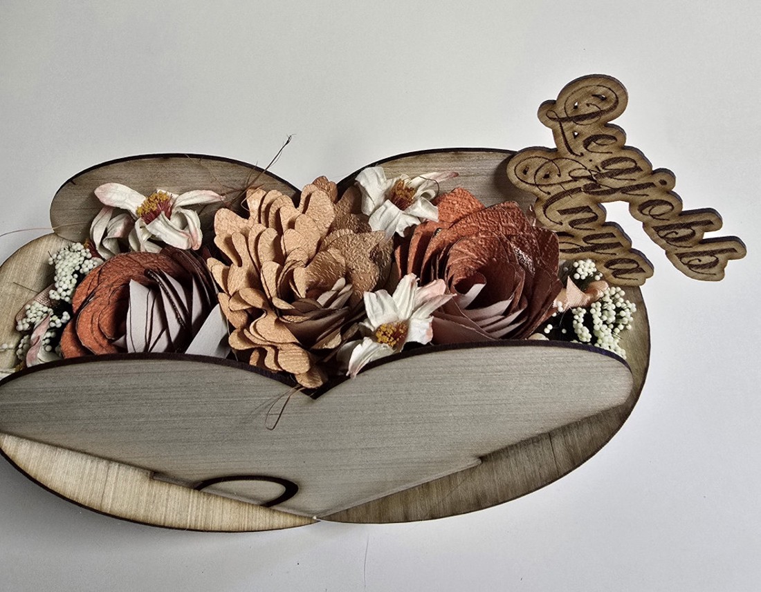 Szülőköszöntő szíves fa dobozban megszemélysítve - esküvő - emlék & ajándék - szülőköszöntő ajándék - Meska.hu