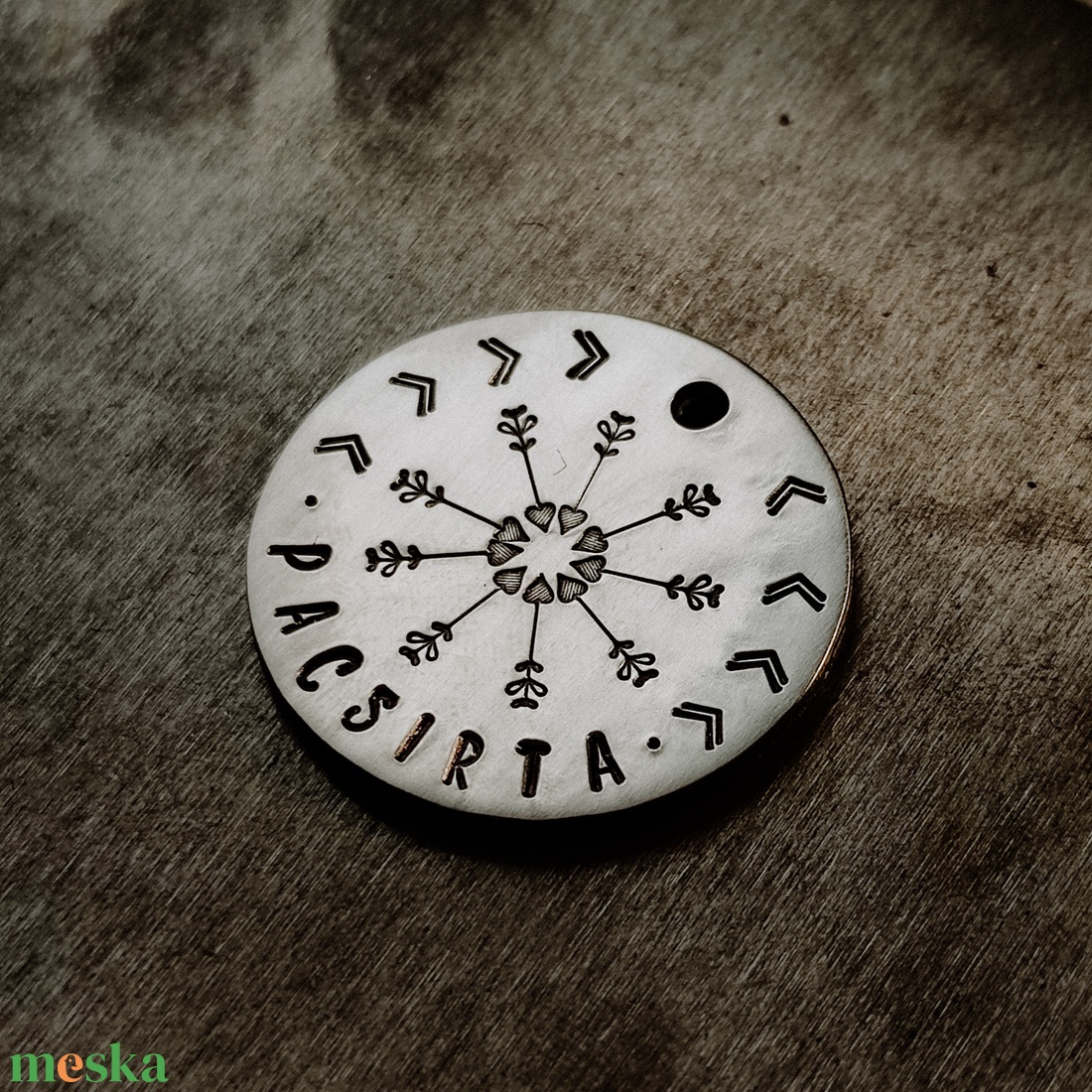 Kézzel készült alumínium kutyabiléta  � Szívmandala    (32mm) - otthon & életmód - kisállatoknak - kutyáknak - kutya biléta - Meska.hu