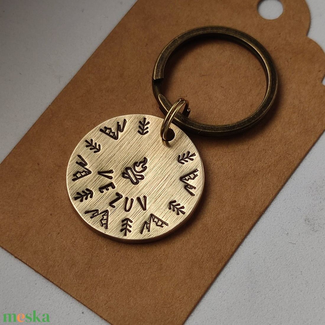 Kézzel készült sárgaréz kutyabiléta  � Vadösvény    (30mm) - otthon & életmód - kisállatoknak - kutyáknak - kutya biléta - Meska.hu