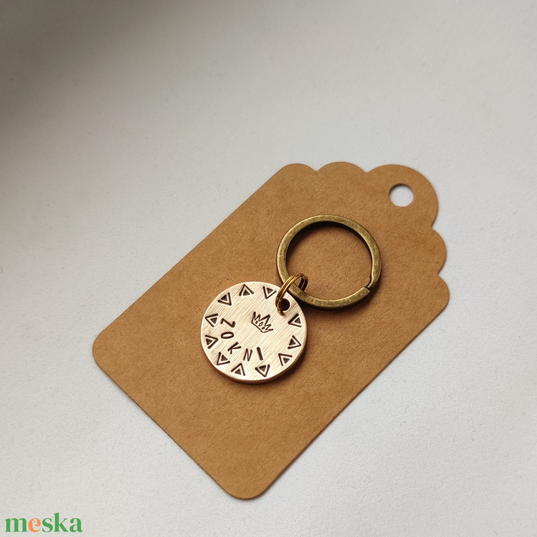 Kézzel kalapált sárgaréz kutyabiléta  �  CROWNA    (25mm) - otthon & életmód - kisállatoknak - kutyáknak - kutya biléta - Meska.hu