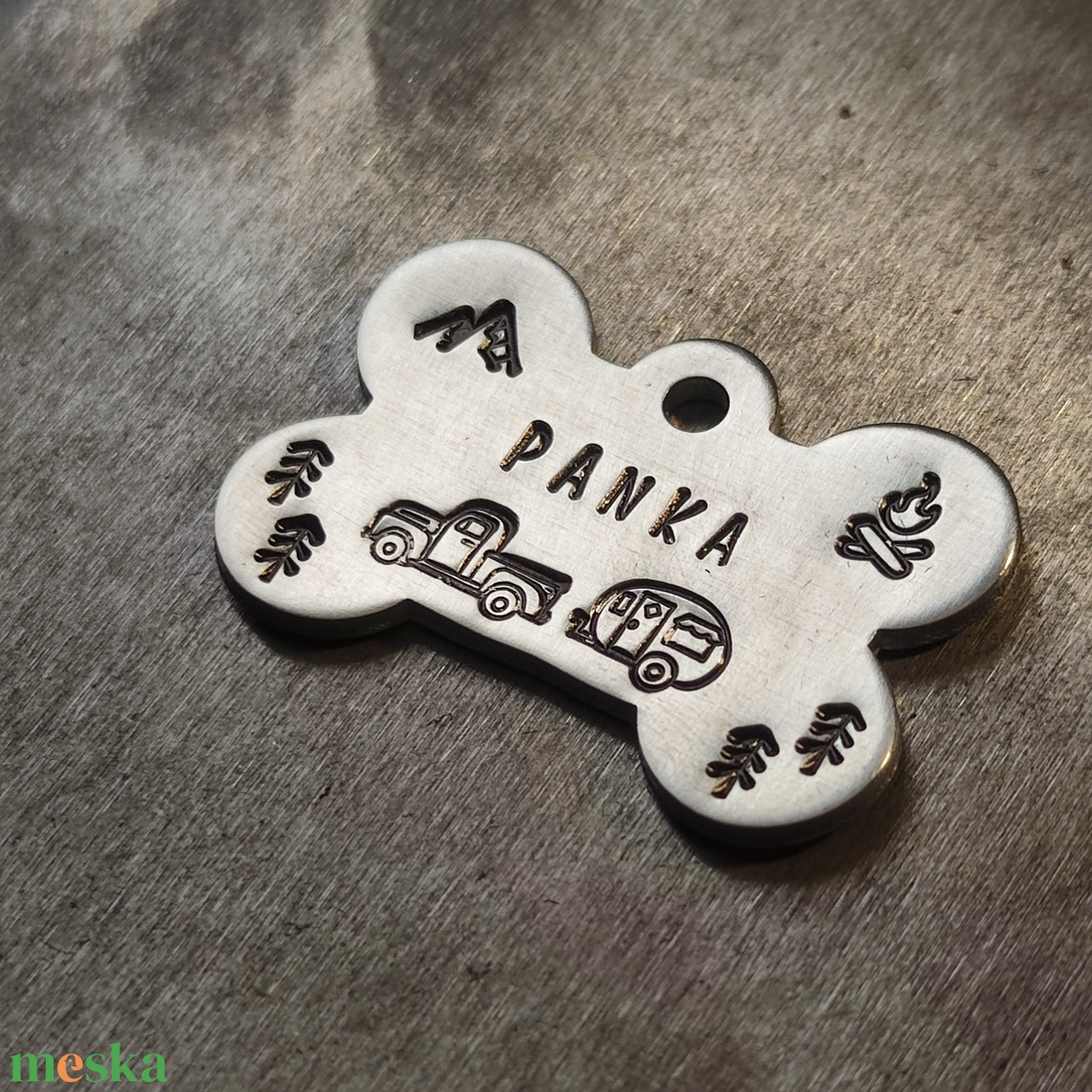 Kézzel kalapált alumínium kutyabiléta � ROAM (38mm x 25mm) - otthon & életmód - kisállatoknak - kutyáknak - kutya biléta - Meska.hu