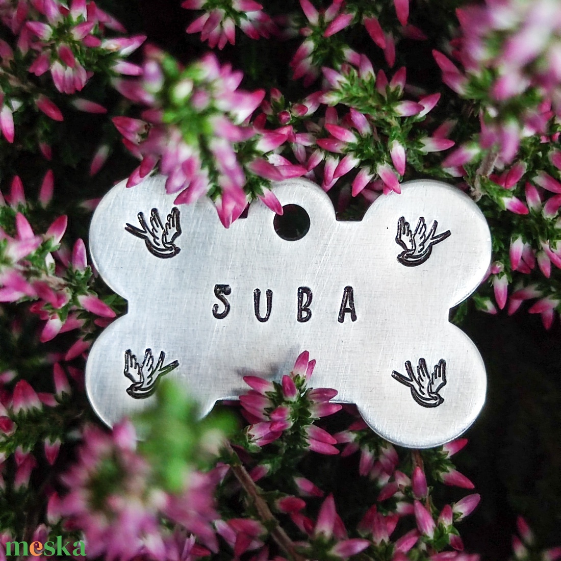 Kézzel kalapált alumínium kutyabiléta � SWALLOW (38mm x 25mm) - otthon & életmód - kisállatoknak - kutyáknak - kutya biléta - Meska.hu