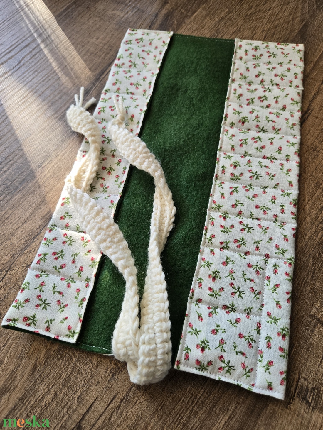 Krétatartó zöld, virágos - otthon & életmód - papír, írószer - tolltartó & ceruzatekercs - Meska.hu