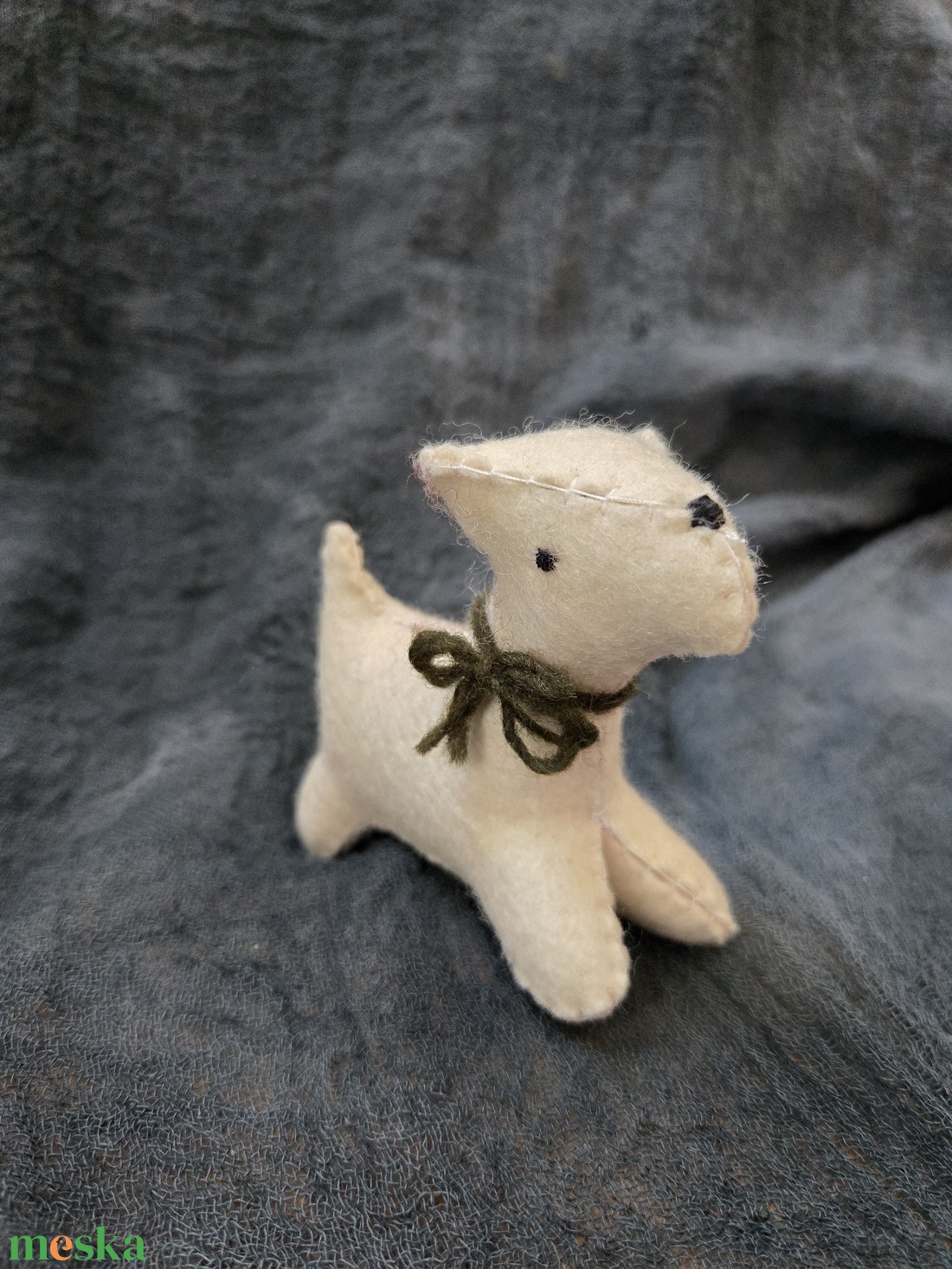 Filc foxi kutya fehér - játék & sport - plüssállat & játékfigura - kutya - Meska.hu Filc foxi kutya fehér - játék & sport - plüssállat & játékfigura - kutya - Meska.hu