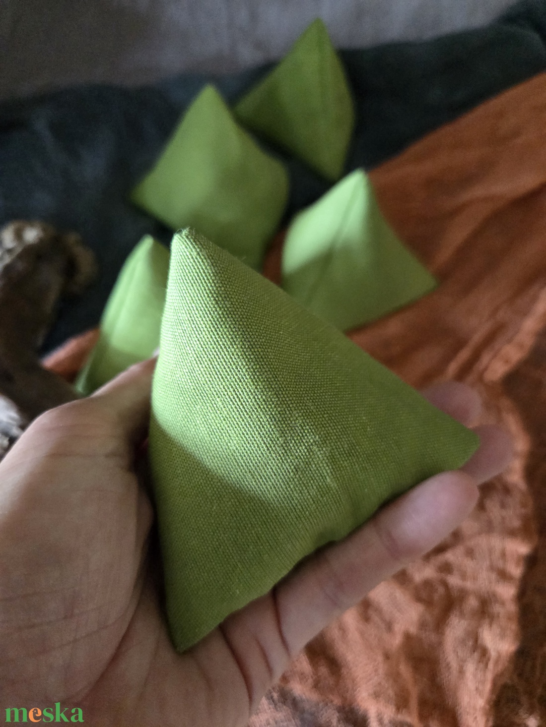 Babzsák mohazöld - játék & sport - készségfejlesztő és logikai játék - toronyépítő- és egyensúlyozó játékok - Meska.hu