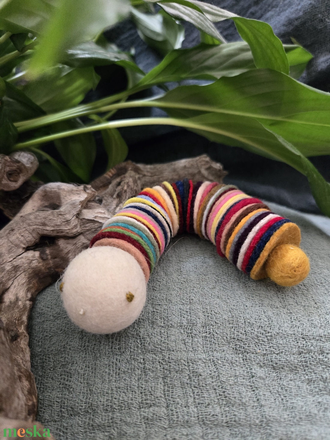 Filc kukac - játék & sport - plüssállat & játékfigura - manó - Meska.hu