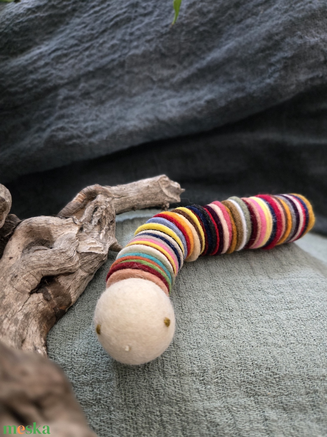 Filc kukac - játék & sport - plüssállat & játékfigura - manó - Meska.hu