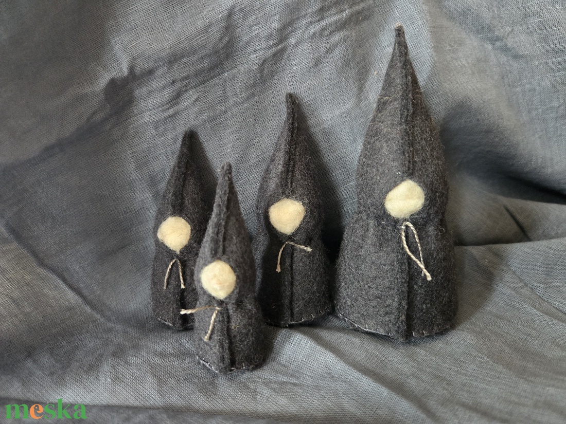 Manó család  szürke - játék & sport - plüssállat & játékfigura - manó - Meska.hu