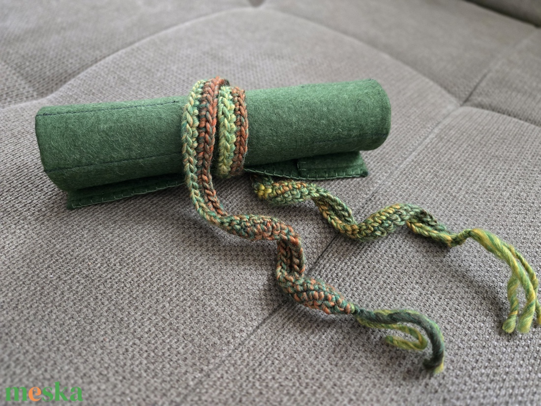 Krétatartó zöld - táska & tok - variálható táska - Meska.hu