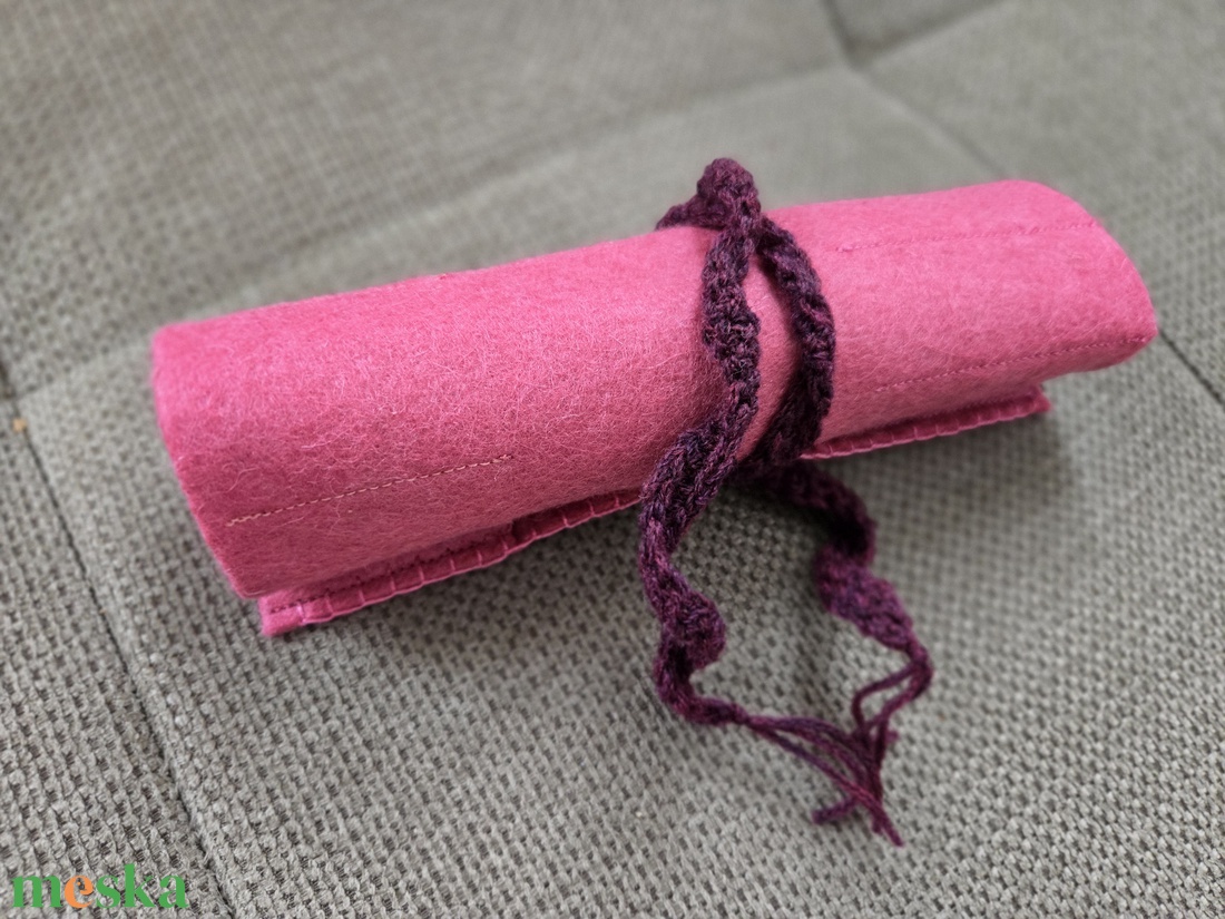 Krétatartó rózsaszín sötét - táska & tok - variálható táska - Meska.hu