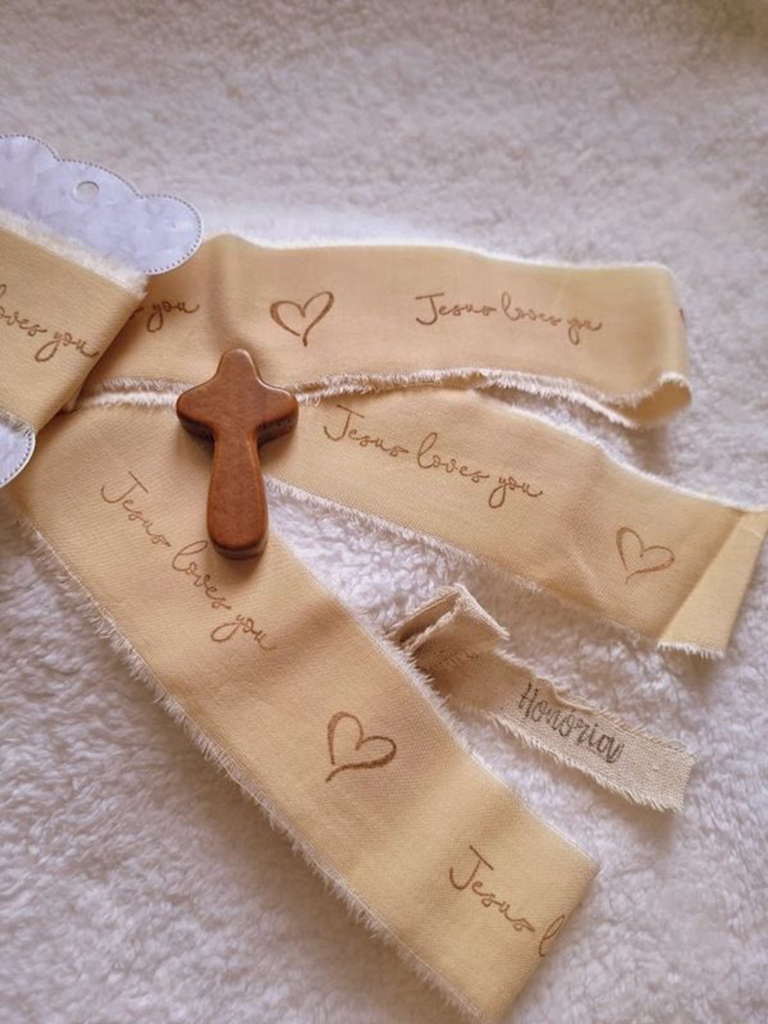 Kézzel festett és bélyegzett, tépett, pamutszalag, Bibliai, igés, felirattal- krém-017 - kellékek & szerszámok - rövidáru - szalag, pánt - textilszalag - Meska.hu