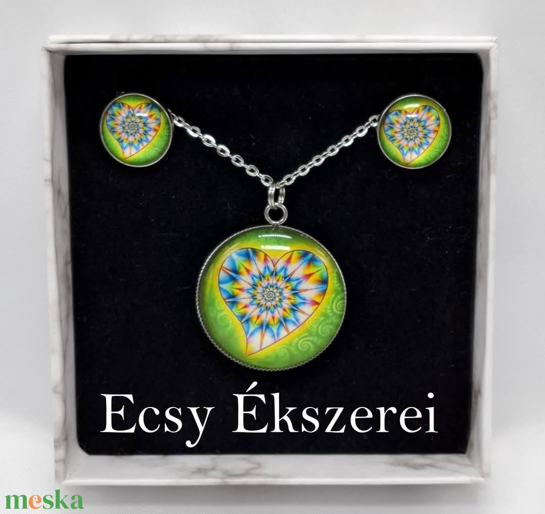 Üveglencsés ékszerek, szív medál, zöld - ékszer - ékszerszett - Meska.hu