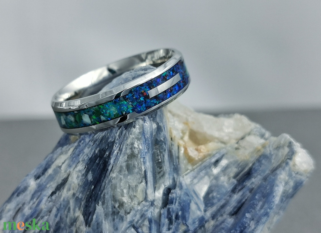 Nemesacél Gyűrű Lapis Lazuli, Apatit, Kék Acháttal És Zöld, Kék, Fekete Opálokkal. Vízálló, Karcálló, Anti-Allergén - ékszer - gyűrű - kerek gyűrű - Meska.hu Nemesacél Gyűrű Lapis Lazuli, Apatit, Kék Acháttal És Zöld, Kék, Fekete Opálokkal. Vízálló, Karcálló, Anti-Allergén - ékszer - gyűrű - kerek gyűrű - Meska.hu