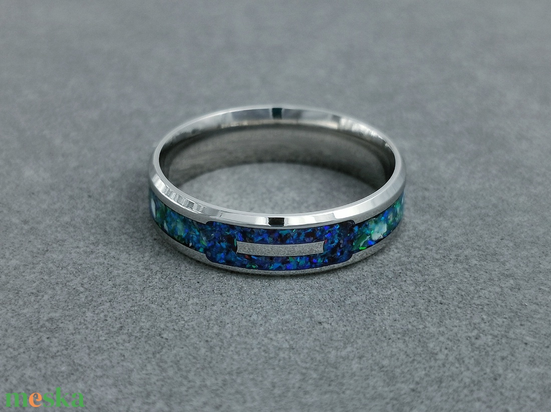 Nemesacél Gyűrű Lapis Lazuli, Apatit, Kék Acháttal És Zöld, Kék, Fekete Opálokkal. Vízálló, Karcálló, Anti-Allergén - ékszer - gyűrű - kerek gyűrű - Meska.hu Nemesacél Gyűrű Lapis Lazuli, Apatit, Kék Acháttal És Zöld, Kék, Fekete Opálokkal. Vízálló, Karcálló, Anti-Allergén - ékszer - gyűrű - kerek gyűrű - Meska.hu