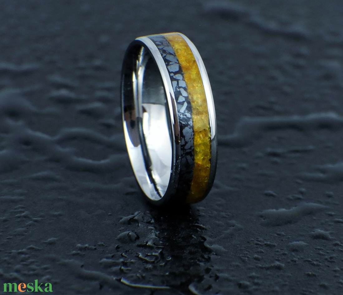 Nemesacél Gyűrű Borostyán És Hematit Ásványokkal. Vízálló, Karcálló, Anti-Allergén, Egyedi Megrendelésre! - ékszer - gyűrű - kerek gyűrű - Meska.hu