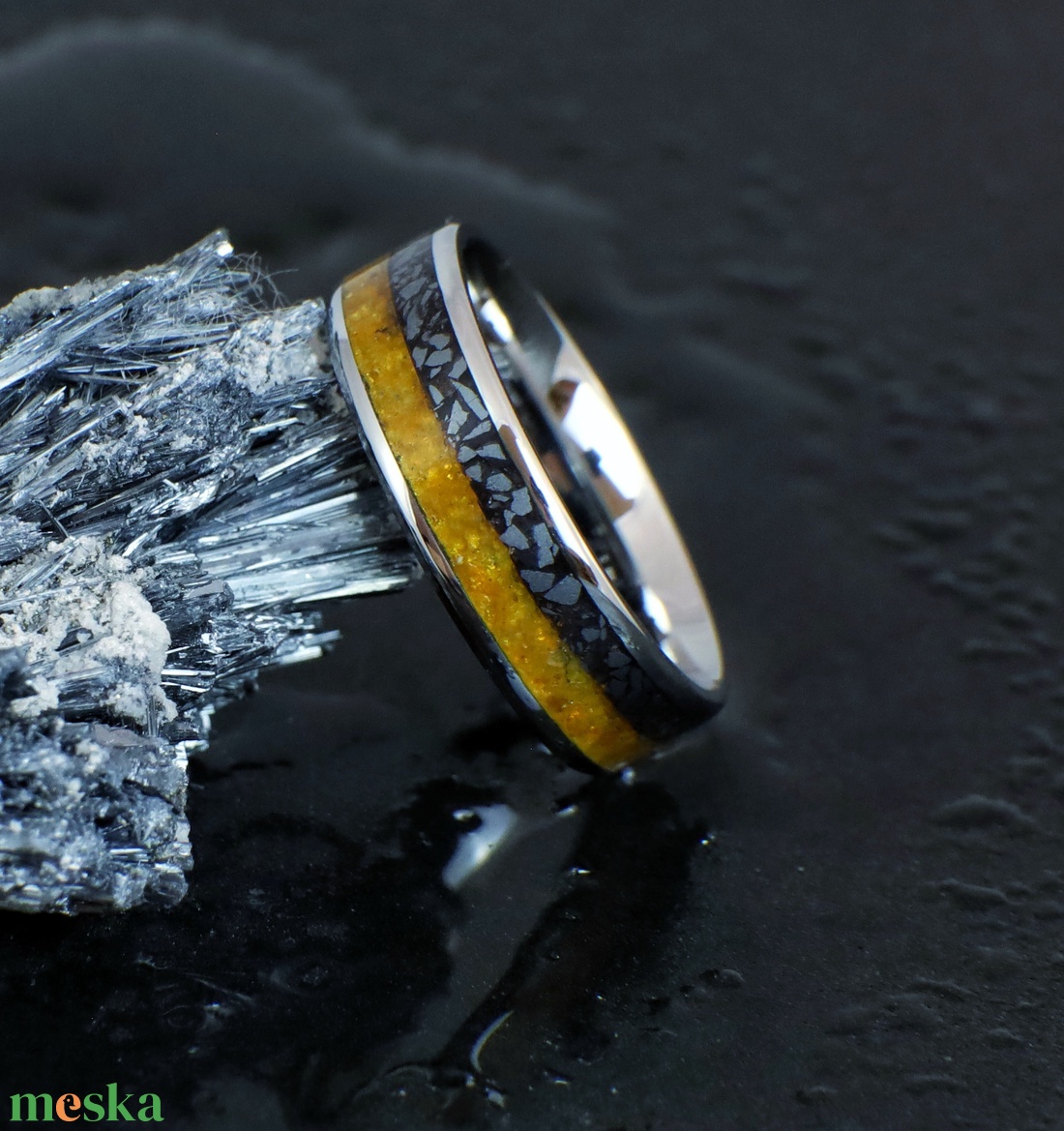 Nemesacél Gyűrű Borostyán És Hematit Ásványokkal. Vízálló, Karcálló, Anti-Allergén, Egyedi Megrendelésre! - ékszer - gyűrű - kerek gyűrű - Meska.hu
