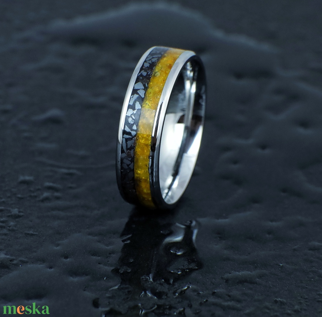 Nemesacél Gyűrű Borostyán És Hematit Ásványokkal. Vízálló, Karcálló, Anti-Allergén, Egyedi Megrendelésre! - ékszer - gyűrű - kerek gyűrű - Meska.hu