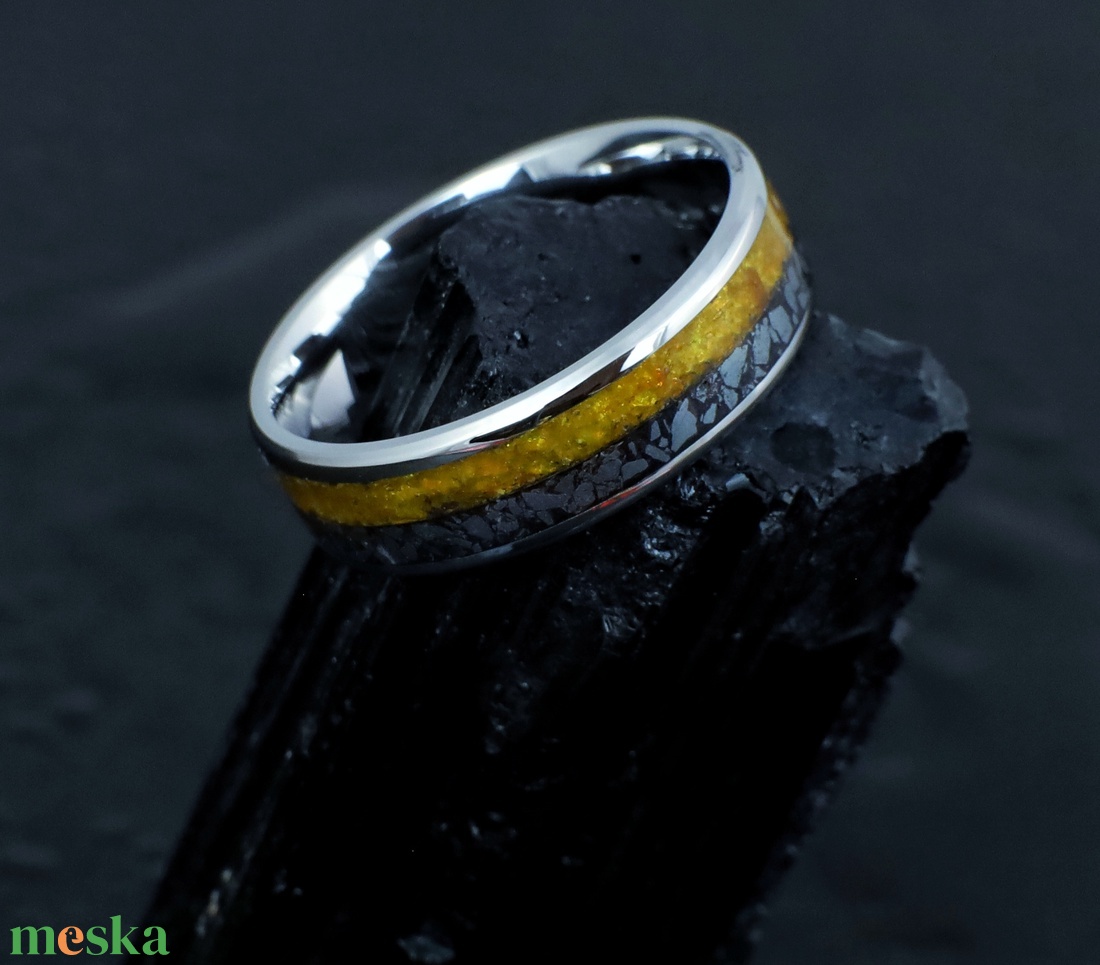 Nemesacél Gyűrű Borostyán És Hematit Ásványokkal. Vízálló, Karcálló, Anti-Allergén, Egyedi Megrendelésre! - ékszer - gyűrű - kerek gyűrű - Meska.hu