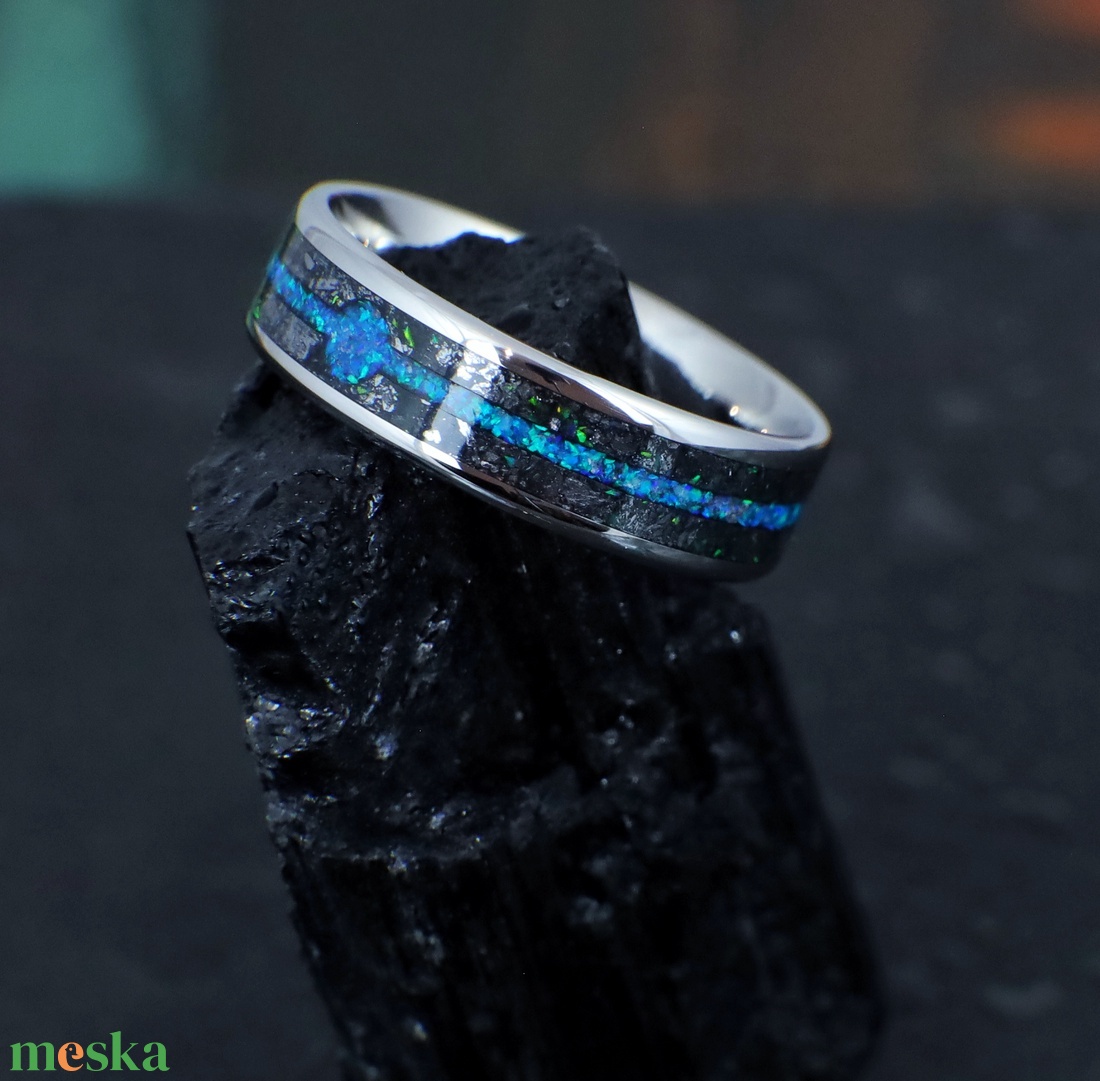 Nemesacél Gyűrű Antimonit Ásvánnyal, Kék Opállal. Vízálló, Karcálló, Anti-Allergén - ékszer - gyűrű - kerek gyűrű - Meska.hu