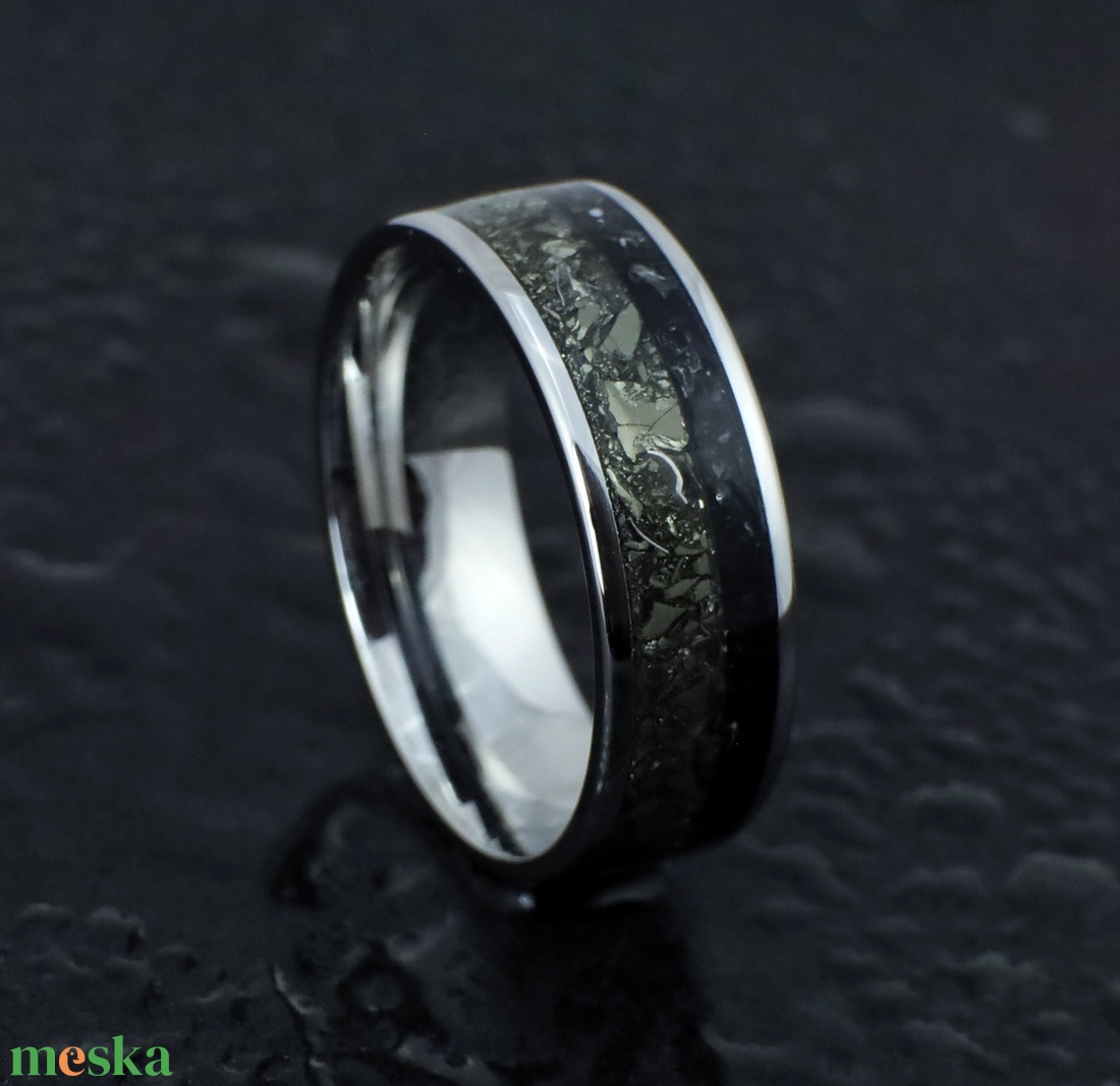 Nemesacél Gyűrű Pirit/Fém Forgács És Obszidián Ásványból. Vízálló, Karcálló, Anti-Allergén, Egyedi Megrendelésre! - ékszer - gyűrű - kerek gyűrű - Meska.hu