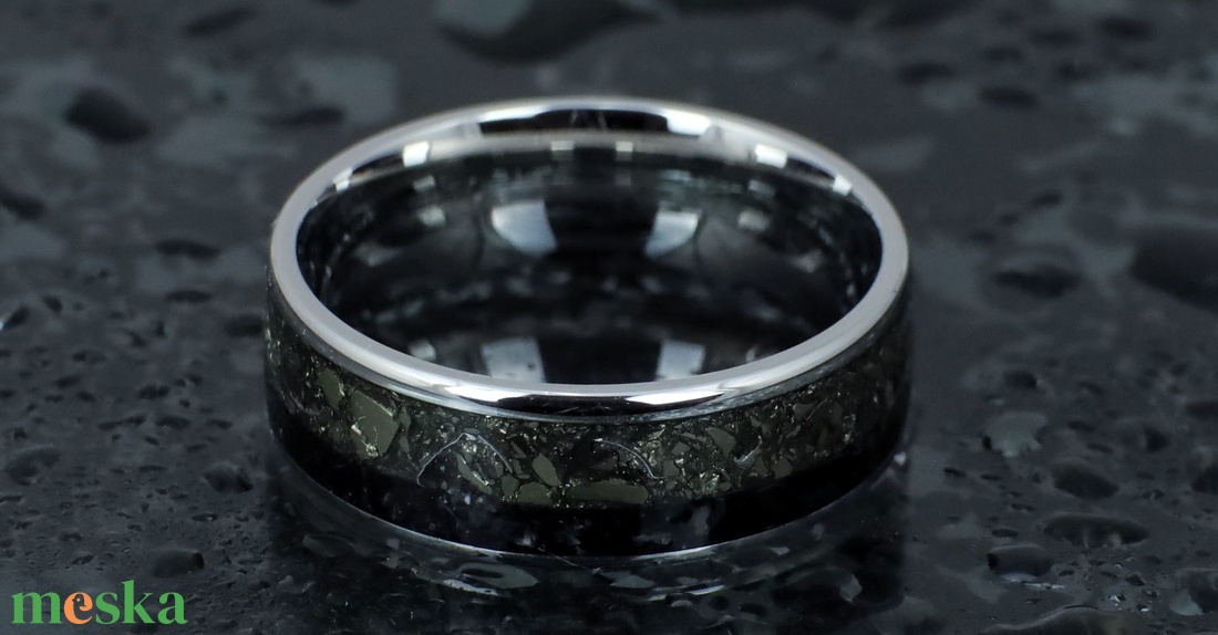 Nemesacél Gyűrű Pirit/Fém Forgács És Obszidián Ásványból. Vízálló, Karcálló, Anti-Allergén, Egyedi Megrendelésre! - ékszer - gyűrű - kerek gyűrű - Meska.hu