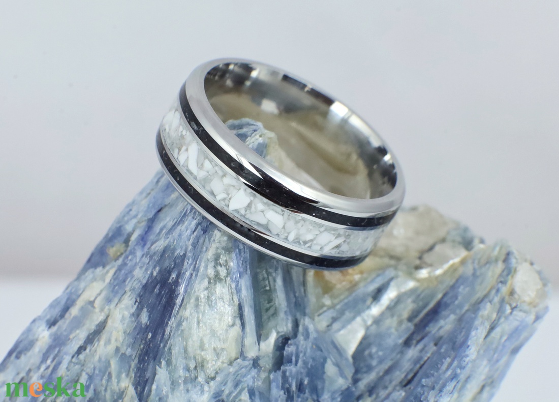 Nemesacél Gyűrű Magnezit és Turmalin Ásványokkal. Vízálló, Karcálló, Anti-Allergén, Egyedi Megrendelésre! - ékszer - gyűrű - kerek gyűrű - Meska.hu