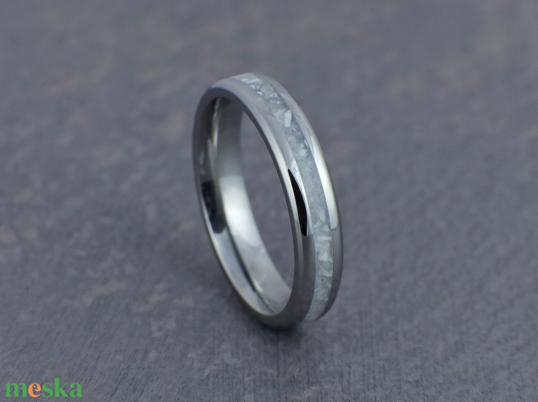 Nemesacél Gyűrű Holdkő És Magnezit Ásványokkal. Vízálló, Karcálló, Anti-Allergén, Egyedi Megrendelésre! - ékszer - gyűrű - kerek gyűrű - Meska.hu