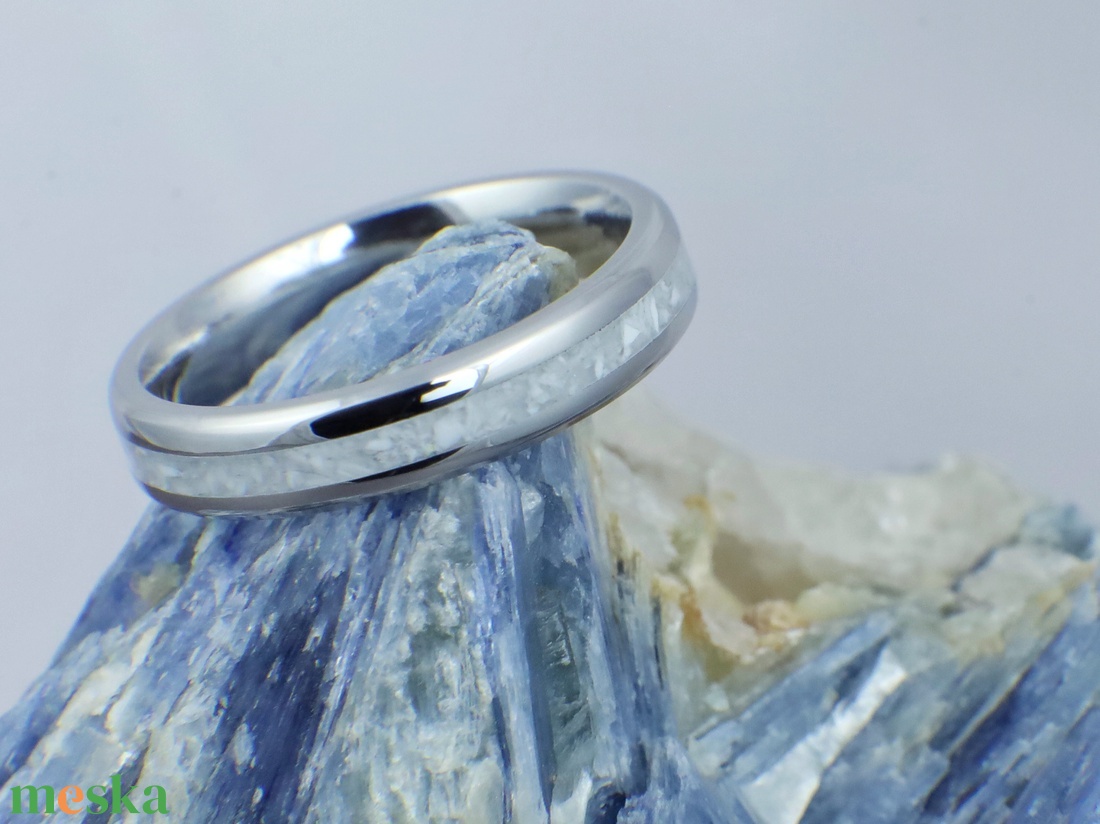 Nemesacél Gyűrű Holdkő És Magnezit Ásványokkal. Vízálló, Karcálló, Anti-Allergén, Egyedi Megrendelésre! - ékszer - gyűrű - kerek gyűrű - Meska.hu