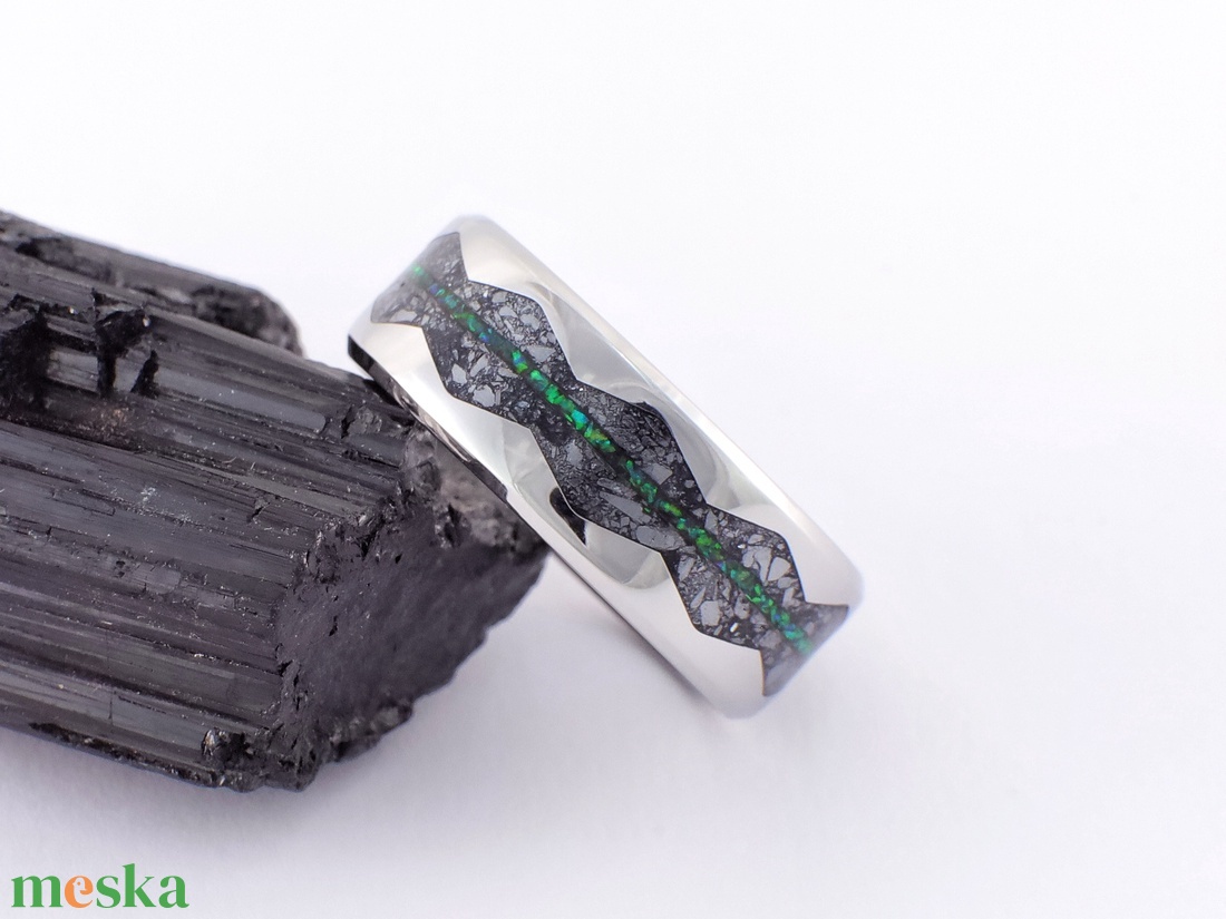 Nemesacél Gyűrű Antimonit Ásvánnyal És Zöld Opállal. Vízálló, Karcálló, Anti-Allergén, Egyedi Megrendelésre! - ékszer - gyűrű - kerek gyűrű - Meska.hu