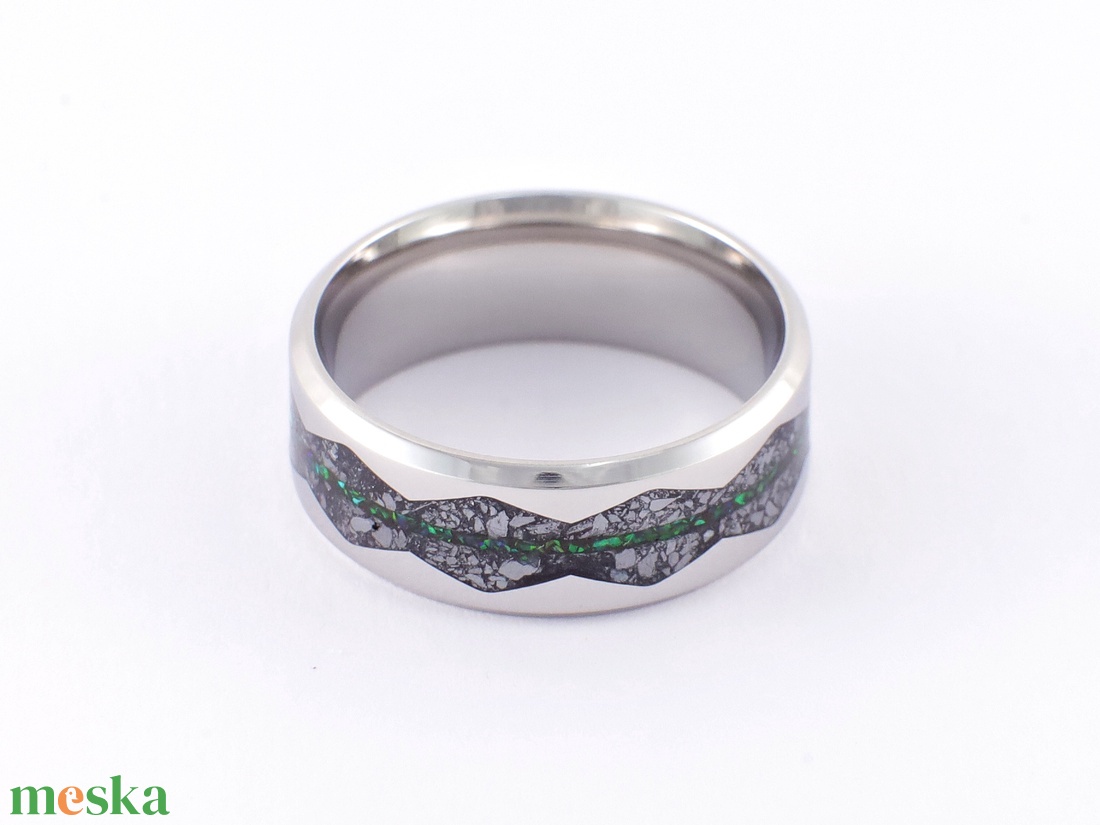 Nemesacél Gyűrű Antimonit Ásvánnyal És Zöld Opállal. Vízálló, Karcálló, Anti-Allergén, Egyedi Megrendelésre! - ékszer - gyűrű - kerek gyűrű - Meska.hu
