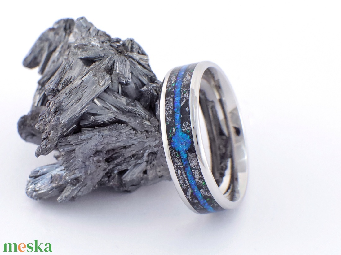 Nemesacél Gyűrű Antimonit Ásvánnyal, Kék Opállal. Vízálló, Karcálló, Anti-Allergén - ékszer - gyűrű - kerek gyűrű - Meska.hu